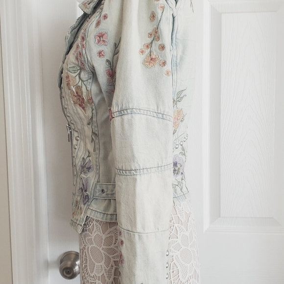 BlankNYC Embroidered Jean Jacket71923 - Picture 4 of 9